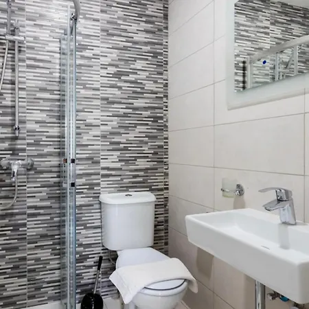 Apartamento Bnbnova - Lovely Saint Julian With Terrace San Julián